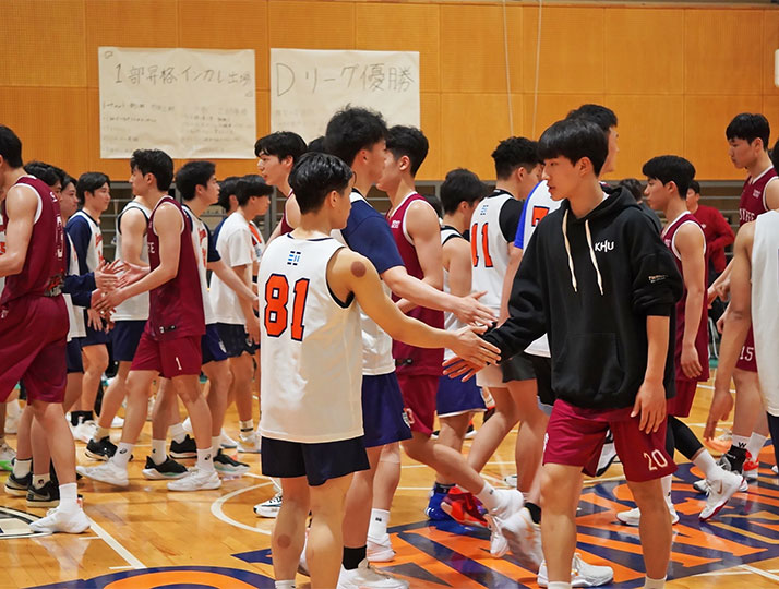男子バスケ部が韓国の慶熙大学と交流試合を実施